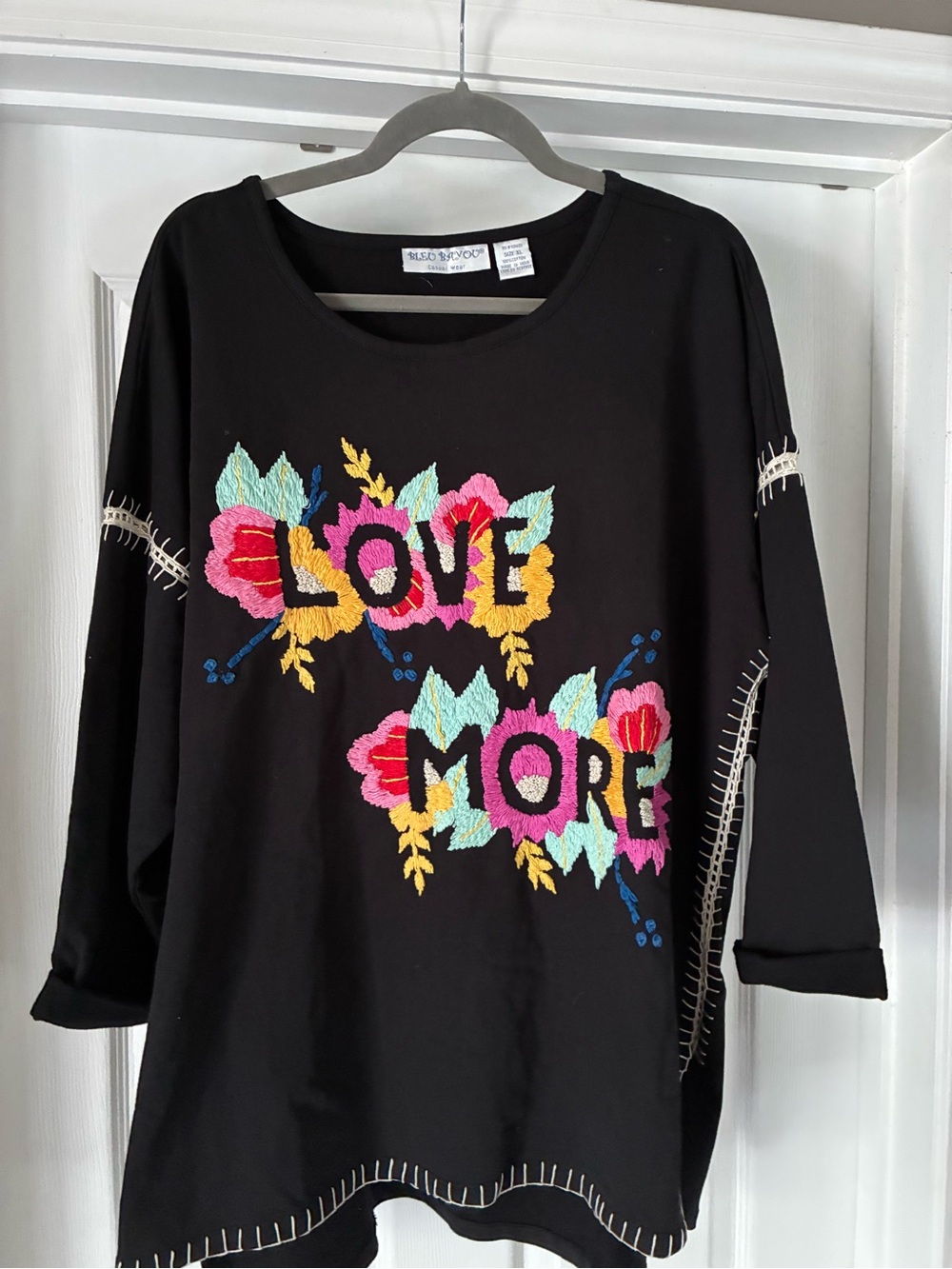 Bleu Bayou Love More Embroidered Black Women's Tunic Top/Sweater Size XL